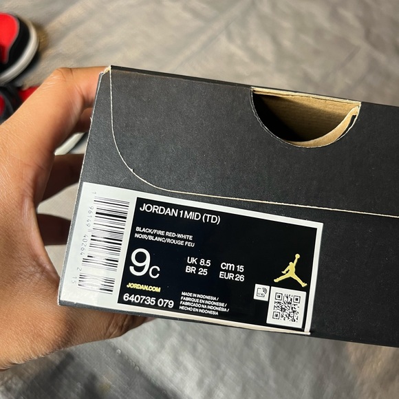 Jordan 1 Mid Toddler Shoe - Picture 5 of 5